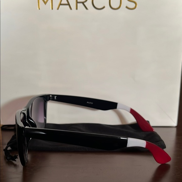 Aldo Classic Black Sunglasses - Picture 2 of 4